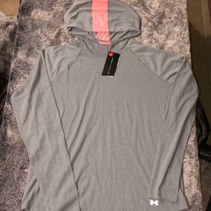 BNWT Under Armour Long Sleeve - Size XL